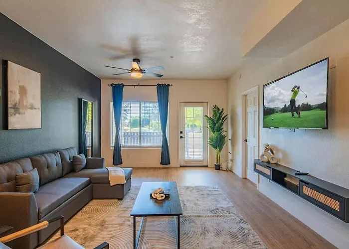 Chic Golf Pickleball Pool Hot Tub King Bed Parking Scottsdale