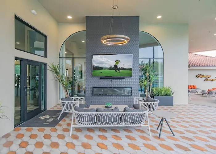 Chic Golf Pickleball Pool Hot Tub King Bed Parking Scottsdale