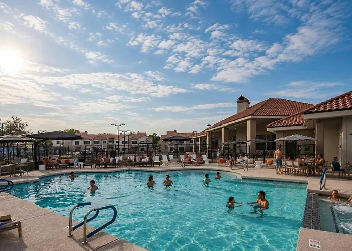 Apartment Chic Golf Pickleball Pool Hot Tub King Bed Parking Scottsdale